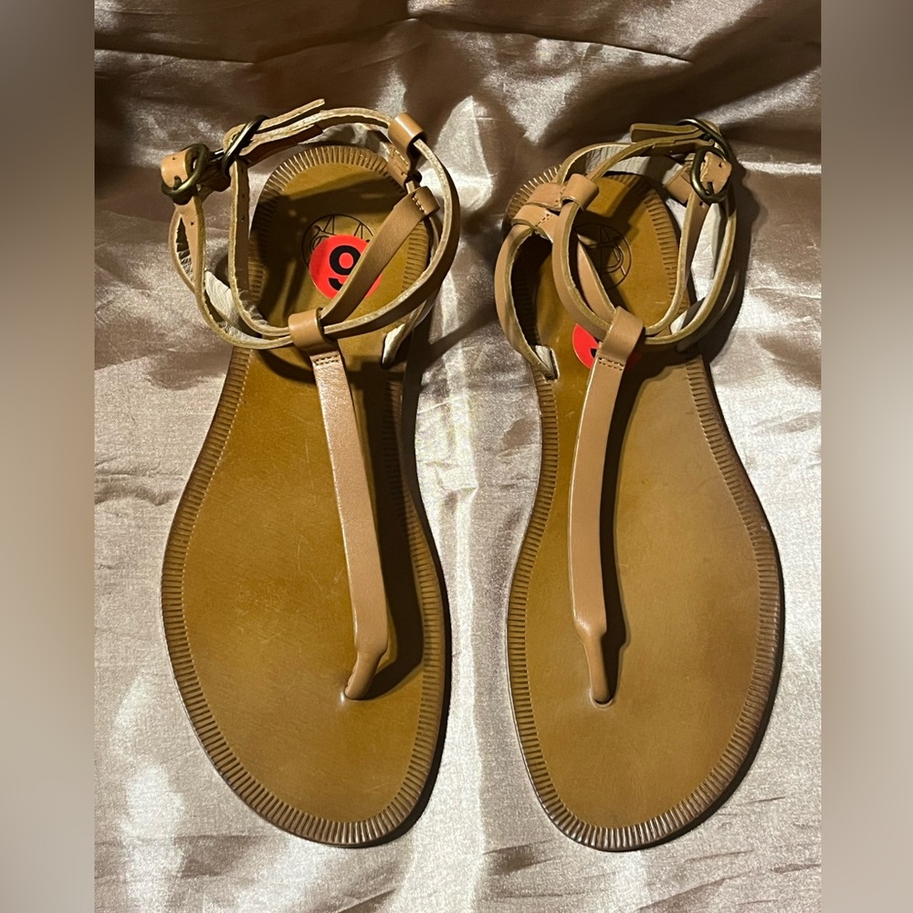 Massimo Dutti Tan Sandals Minimalist Design